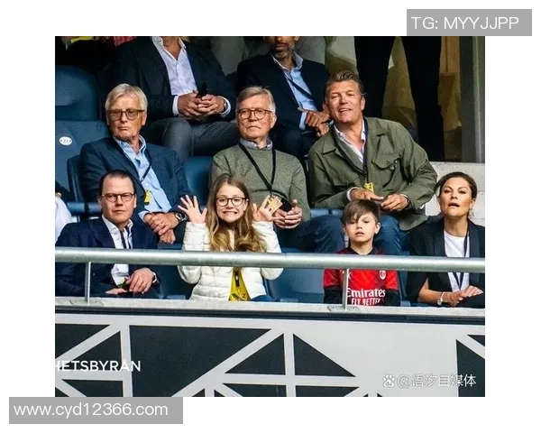 传奇再聚:足球退役球星风云录见证绿茵岁月与荣耀传承 传奇再聚:足球退役球星风云录见证绿茵岁月与荣耀传承