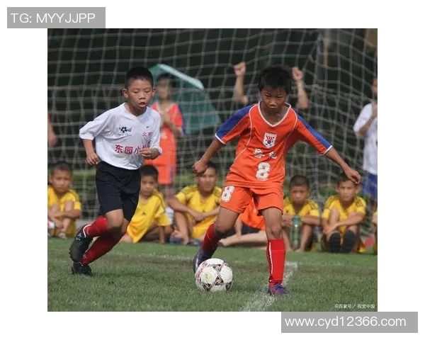 绿茵战前时刻足球球星全方位备战训练与心理调适揭秘