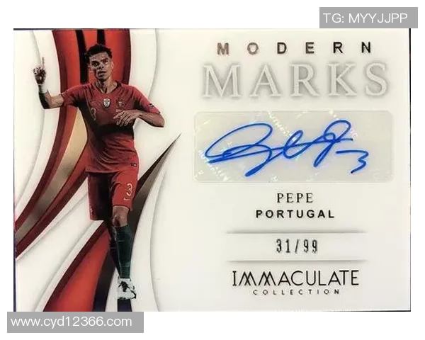 足球球星卡对比：Topps与Panini哪一品牌更具收藏价值