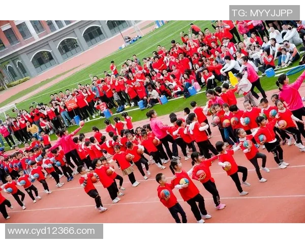 足球球星耳洞造型引热议彰显个性时尚与赛场内外风采